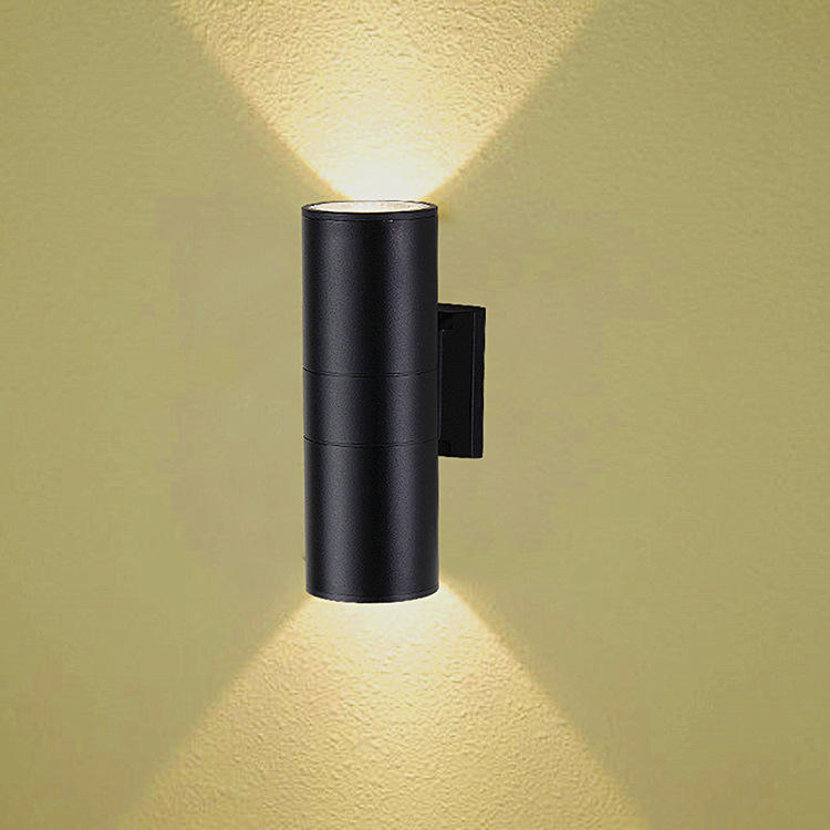 Commercio all'ingrosso di alta qualità impermeabile hotel moderno su e giù applique da parete IP65 Cob Led lampade da parete per esterni a parete