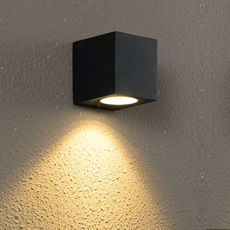 Lampada da parete impermeabile a testa singola quadrata da 5W Lampada da notte unica Lampada da parete impermeabile IP65 per la decorazione del giardino