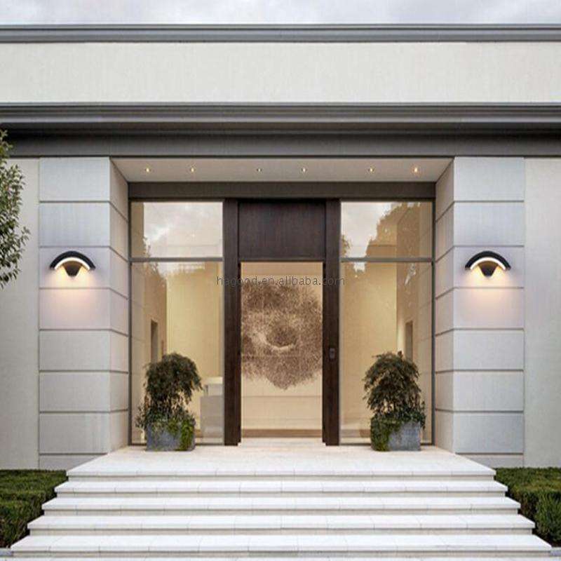 Lampada da giardino per esterni 18W Lampada da parete impermeabile per esterni IP65 Illuminazione a LED Lampada da parete in alluminio Luce di corridoio di vendita calda