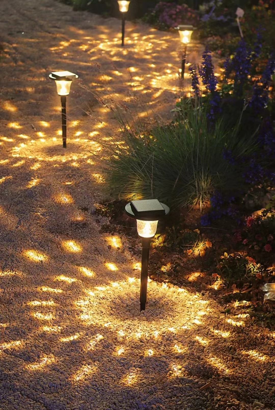 Batteria 600MA/1000MA Lampada da giardino solare Lampada decorativa solare Lampada solare da giardino Lampada solare in vetro Lampada da giardino paesaggistica Lampada da percorso inserita Polisilicio monocristallino