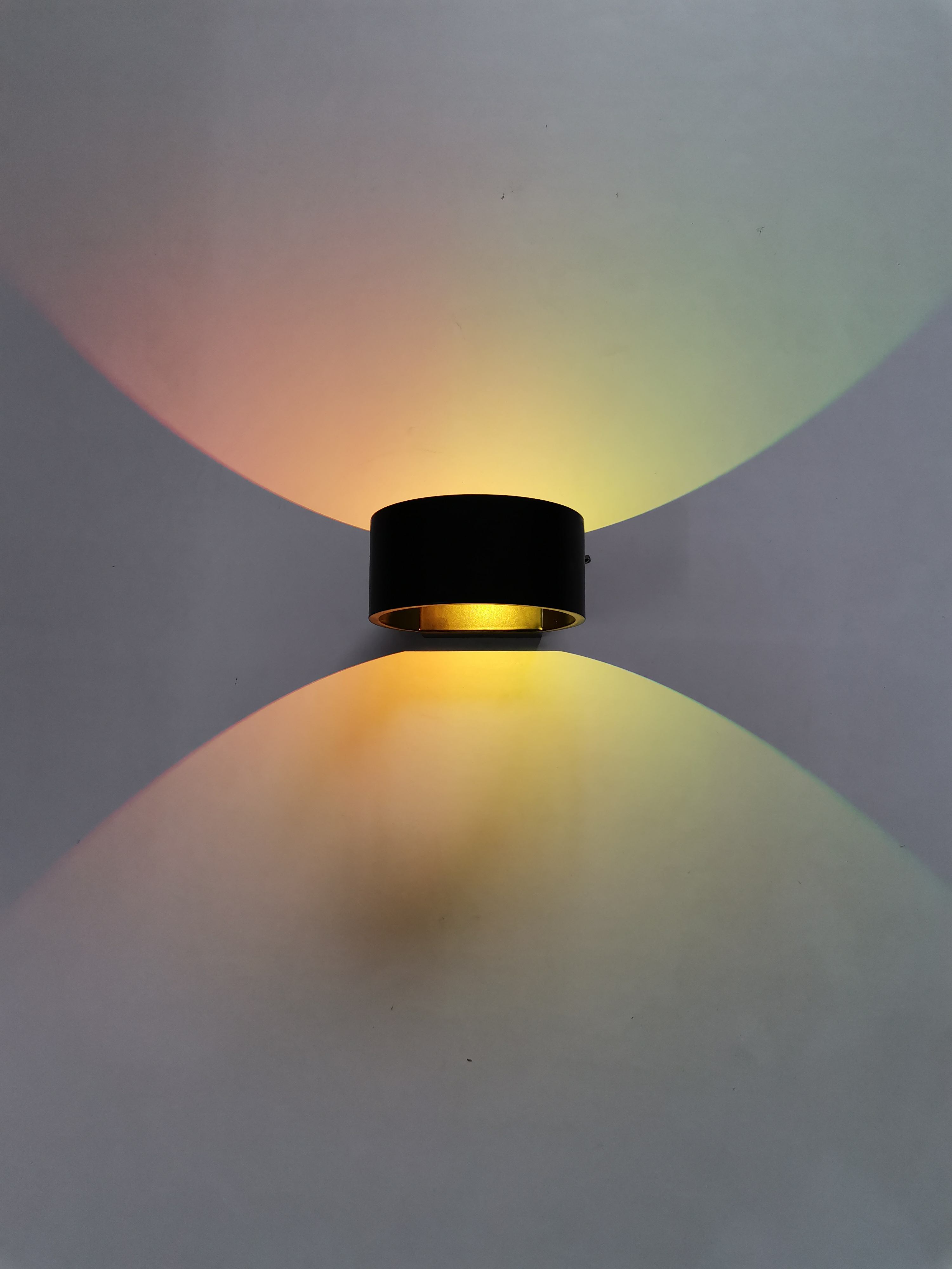 Lampada da parete Circle 5W RGB con controller per la decorazione di interni illumina le luci Lampada da parete a LED bianca/nera su e giù per la luce