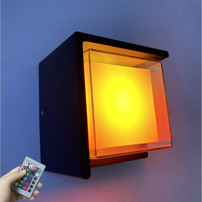 parete a led per esterni IP65 Tuya graffiti controllo APP intelligente oscuramento colorato lampada da parete per esterni impermeabile luce moderna per esterni