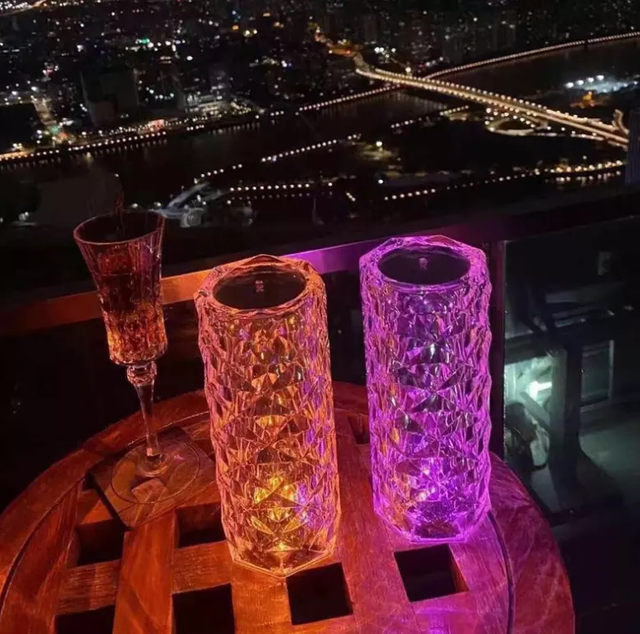 Lampada da scrivania romantica Lampada da scrivania per hotel Lampada da scrivania calda Touch Rose Lampada da tavolo con telecomando RGB Crystal Charge LED Strip Rose Lamp Lampada da notte romantica a 16 colori