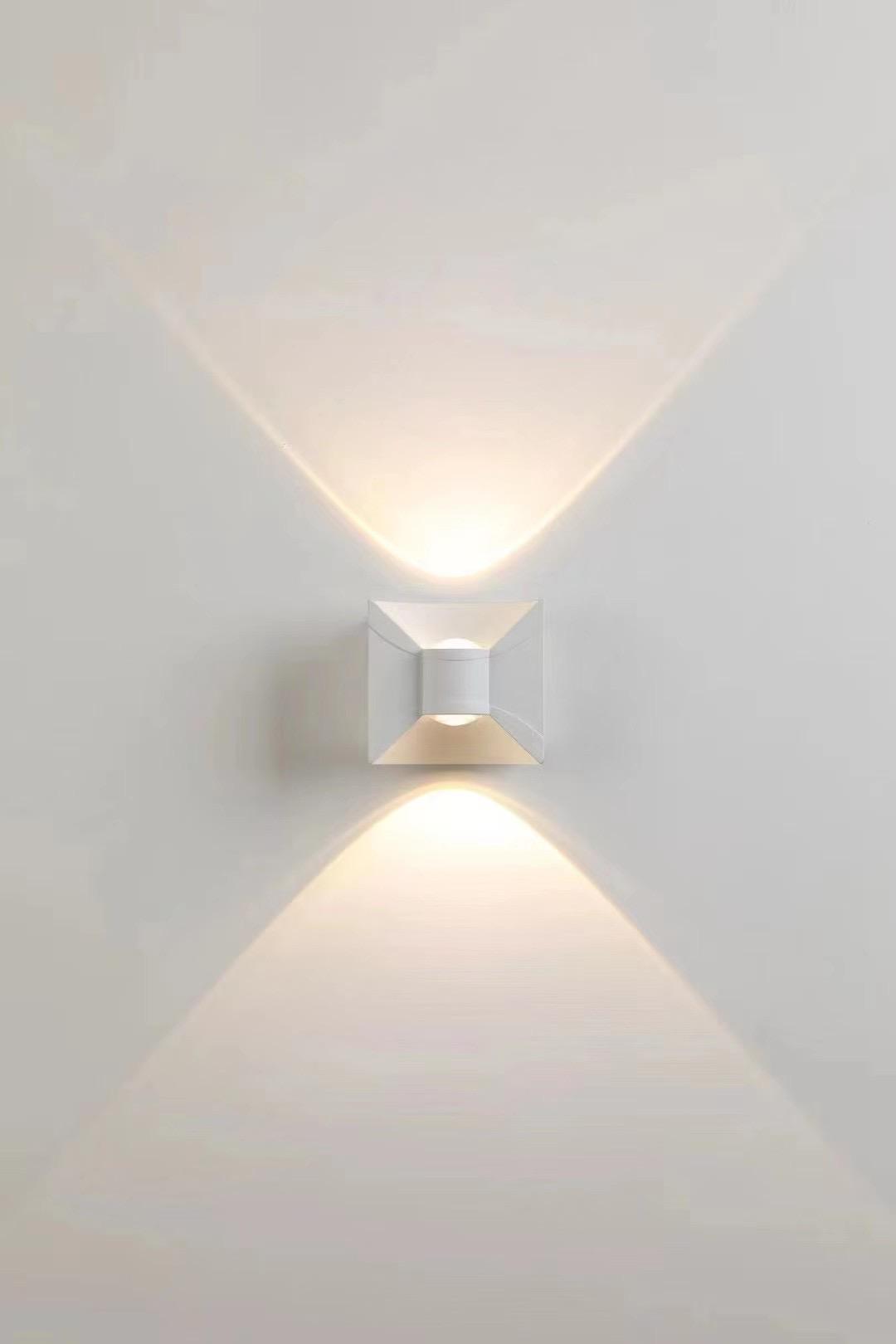 Lampada da parete ad arco da 6W 12W Lampada da parete a LED impermeabile Lampada da giardino per uso domestico Luci decorative Prezzo di fabbrica Alloggiamento in bianco e nero