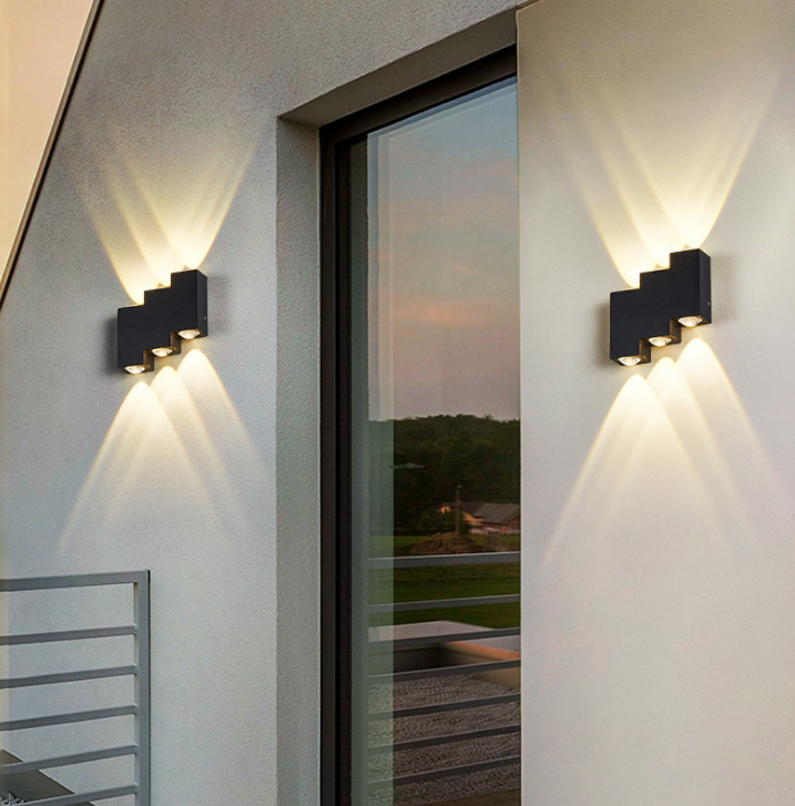 Lampada da parete a LED per esterni su e giù in alluminio Decora la luce del portico della camera da letto dell'applique da parete