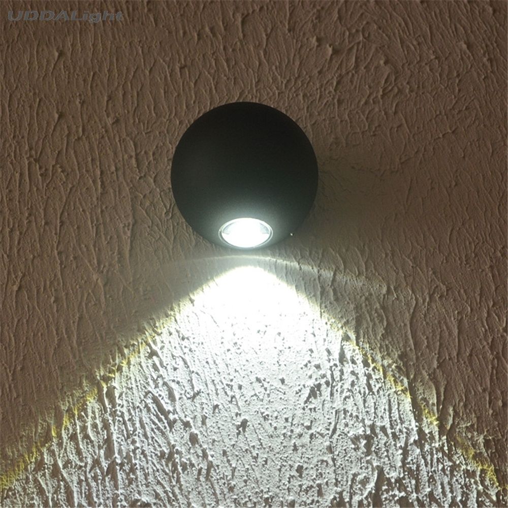 Lampada da parete per esterni per interni di alta qualità Led Rgb per la sicurezza al 100% Produttore cinese Lampade a bacchetta per illuminazione da giardino