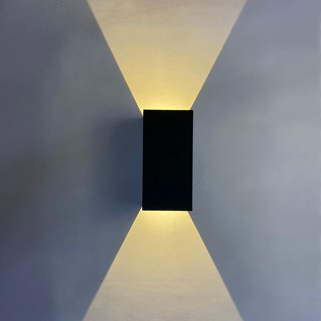 Up And Down Lamp Led Modern Square Ip65 Impermeabile Outdoor Home Wall Sconce Prezzo economico di alta qualità