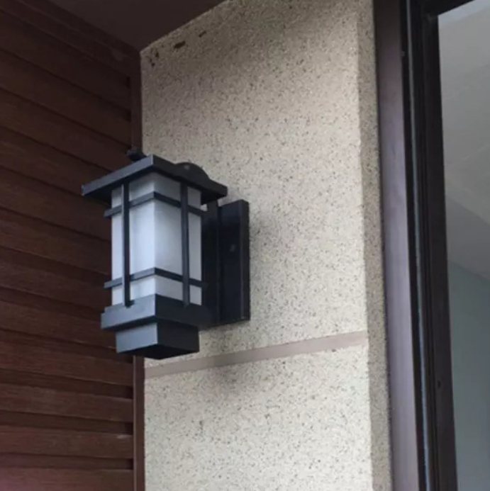 Nuova lampada da parete per esterni cinese semplice e moderna lampada da cortile creativa corridoio lampada da parete per balcone da parete esterna impermeabile manifattura