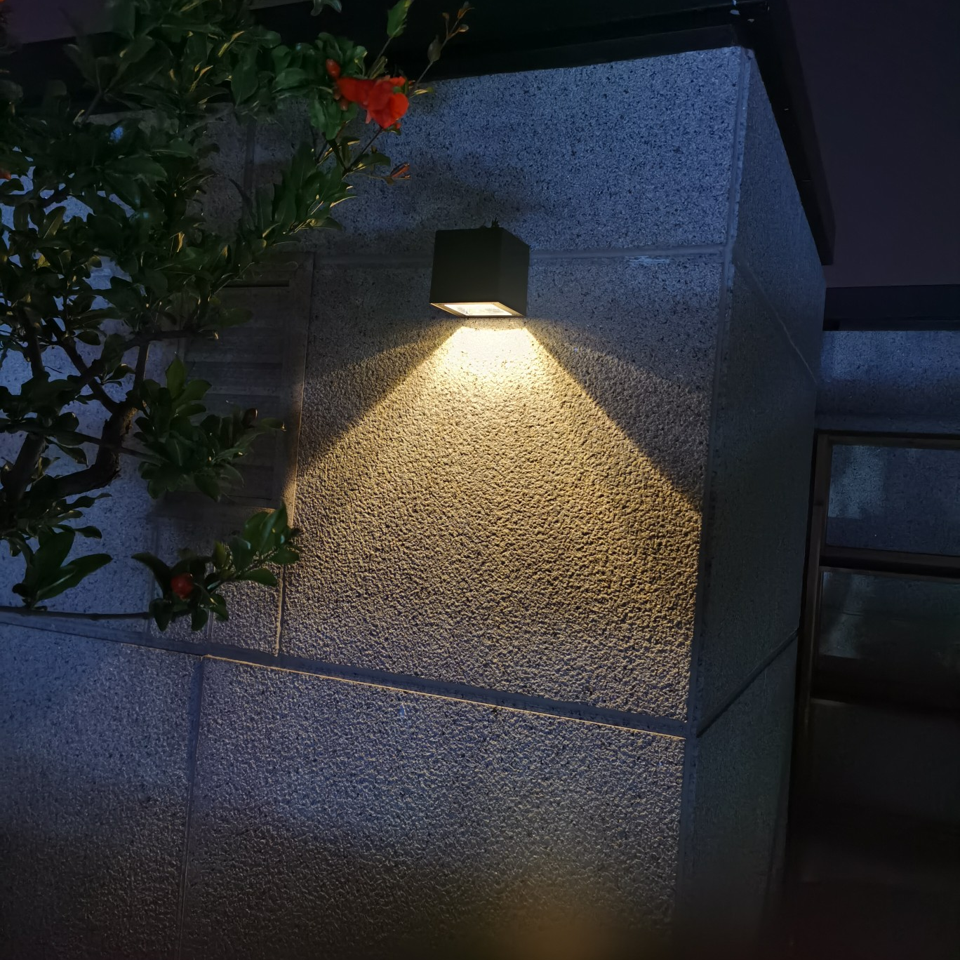 Lampade da parete solari per esterni Lampade da parete solari Lampade da parete solari Lampada solare da esterno cubo Lampada solare quadrata Lampada a luce calda impermeabile IP65
