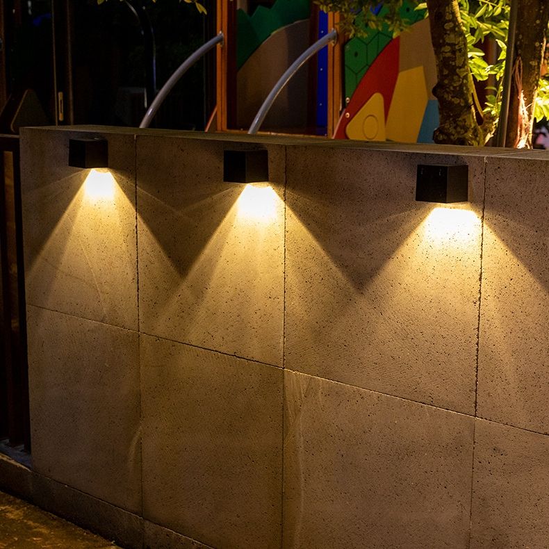 Lampade da parete solari per esterni Lampade da parete solari Lampade da parete solari Lampada solare da esterno cubo Lampada solare quadrata Lampada a luce calda impermeabile IP65
