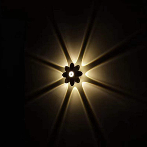Lampada da parete a LED per montaggio a parete Camera da letto moderna Lampada da parete a LED per esterni vintage di lusso per esterni Lampada da giardino su e giù