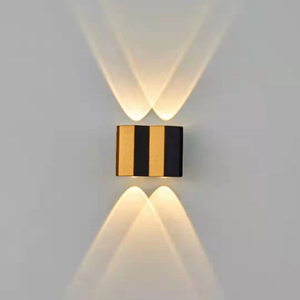 Nuova lampada da parete a LED per esterni Lampada da parete impermeabile per interni ed esterni Cortile Camera da letto Corridoio Balcone Faretto da parete