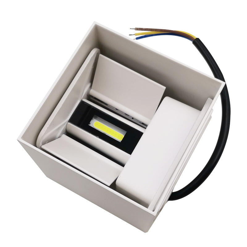 Moderna lampada da parete ad angolo regolabile impermeabile a cubo luminoso e applique da esterno con prezzo di fabbrica di alta qualità