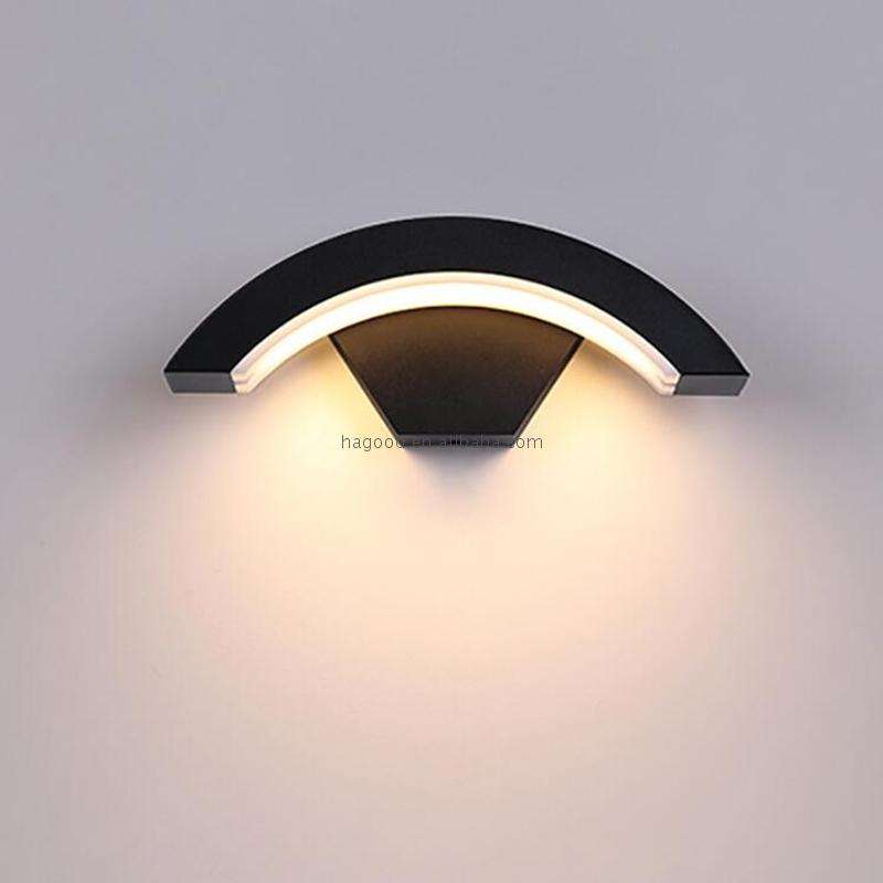 Lampada da giardino per esterni 18W Lampada da parete impermeabile per esterni IP65 Illuminazione a LED Lampada da parete in alluminio Luce di corridoio di vendita calda