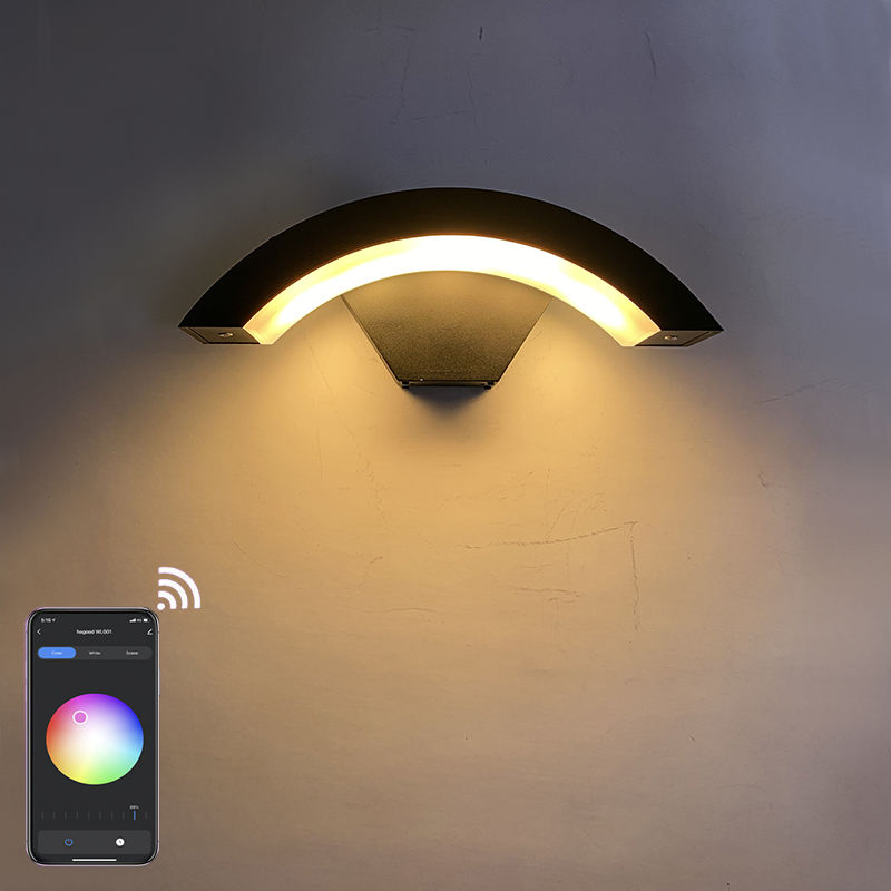 Lampada da parete intelligente con controllo APP impermeabile di vendita calda Lampada da parete a LED per cortile con balcone Lampada da parete impermeabile intelligente