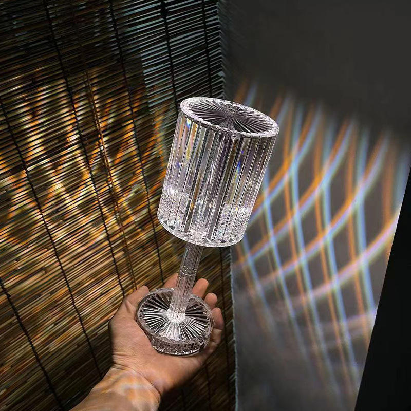 Luci notturne fantasia Lampada da notte a LED Lampada da tavolo in cristallo di design italiano Moda moderna Ricarica USB Regalo romantico Lampada da tavolo a LED con luce notturna