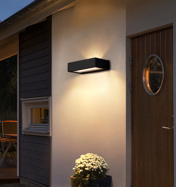 Lampada solare a luce solare impermeabile a luce solare per esterni per giardino Street Landscape Balcone Decor Lampada da parete solare per esterni