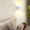 Caldo romantico con ricarica USB e spina Camera da letto Lampada da parete di design da comodino Lampada da parete con sensore di movimento Led 6W Luci notturne