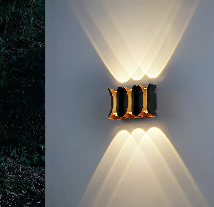 Nuova lampada da parete a LED impermeabile per esterni Balcone in alluminio Portico da giardino Sconce Villa Applique da parete