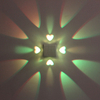Lampada da parete a LED a forma di cuore Lampada da parete con telecomando Lampada da parete per camera da letto Soggiorno Negozio di barbiere Alta qualità Prezzo economico Alta qualità