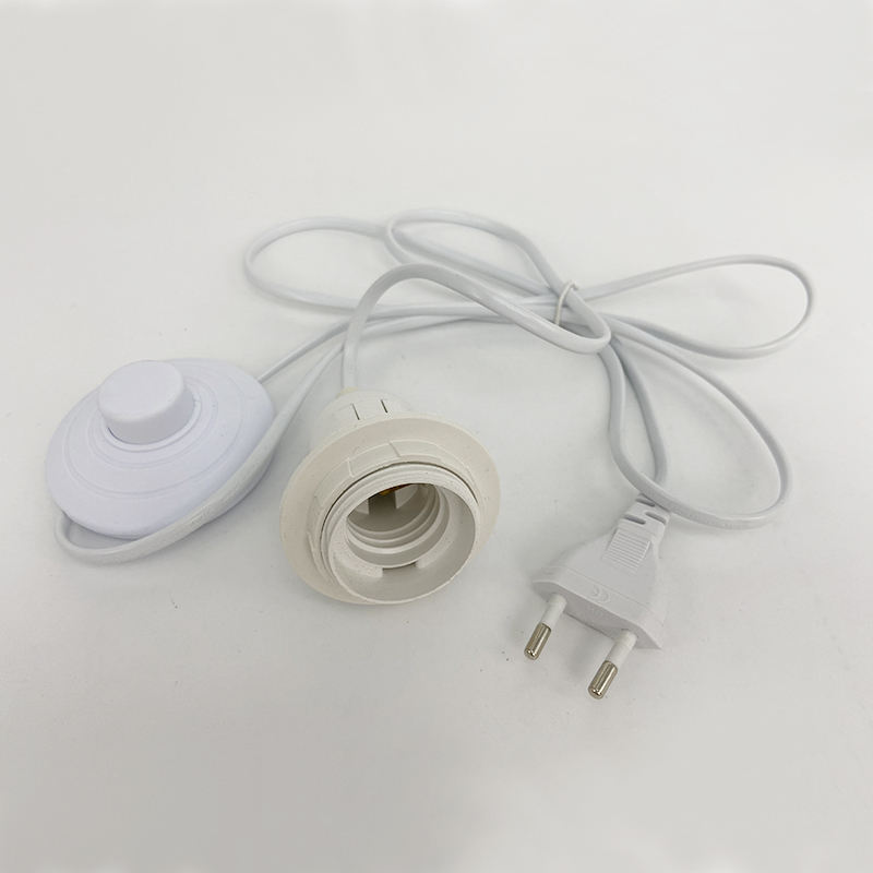 Eu Plug e27 cavo di alimentazione Portalampada Con Eu Plug On/off Switch VDE OEM 2.5A 250V miglior prezzo qualità