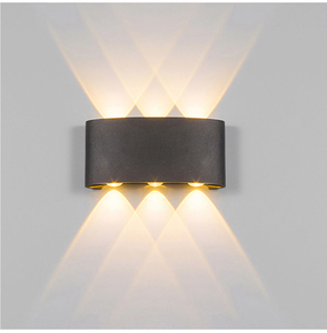 Prezzo di fabbrica economico Ip65 Applique da parete impermeabile Lampada da bagno a led nera Sconce per il 100% di sicurezza