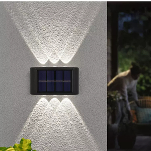 Lampione stradale a LED a energia solare per esterni Luci solari da balcone impermeabili per cortile Street Landscape Garden Decor Lamp Outdoor