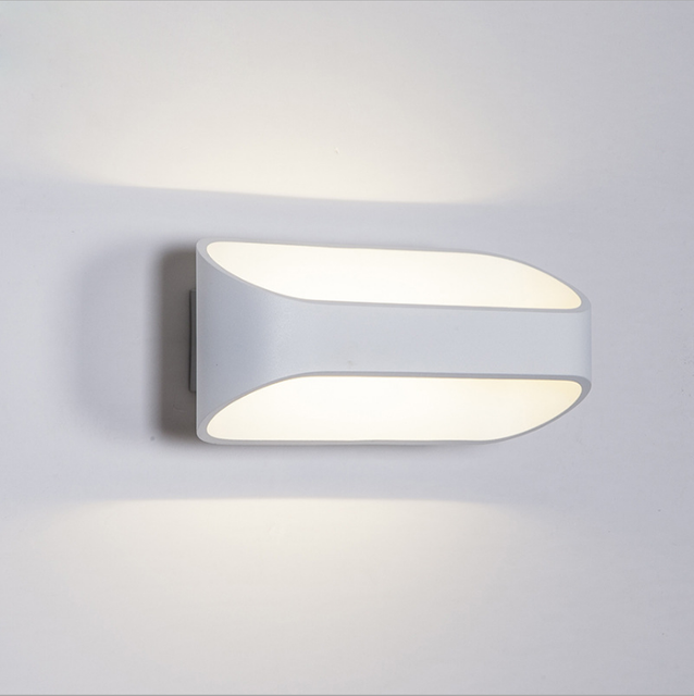 Nuova lampada da parete RGB da 5 W Up Down Lampada a bacchetta per interni Lampada da parete a LED per sfondo per la decorazione della casa e dell'hotel