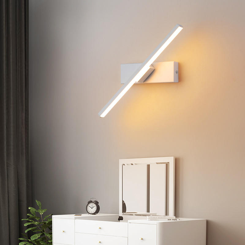 Lampada da parete da comodino Lampada da parete orientabile ad angolo regolabile Illuminazione a LED per interni Lampada da parete a striscia semplice in alluminio