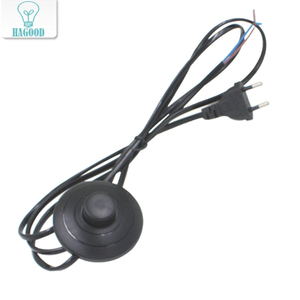 Cavo di linea 1,8 m On Off Cavo di alimentazione per lampada a LED con interruttore a pulsante 317 Spina UE / USA Commutazione luce Prolunga cavo bianco o nero
