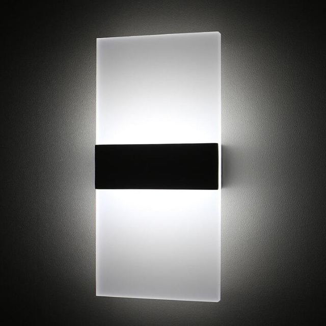 Lampada da parete in acrilico minimalista a LED diretta in fabbrica per l'illuminazione delle camere da letto dell'hotel con prezzi luci a led estetiche