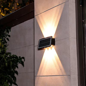 Nuova applique da parete solare per esterni applique da parete a LED impermeabili per cortile Street Landscape lampada da giardino lampada da parete per esterni solare