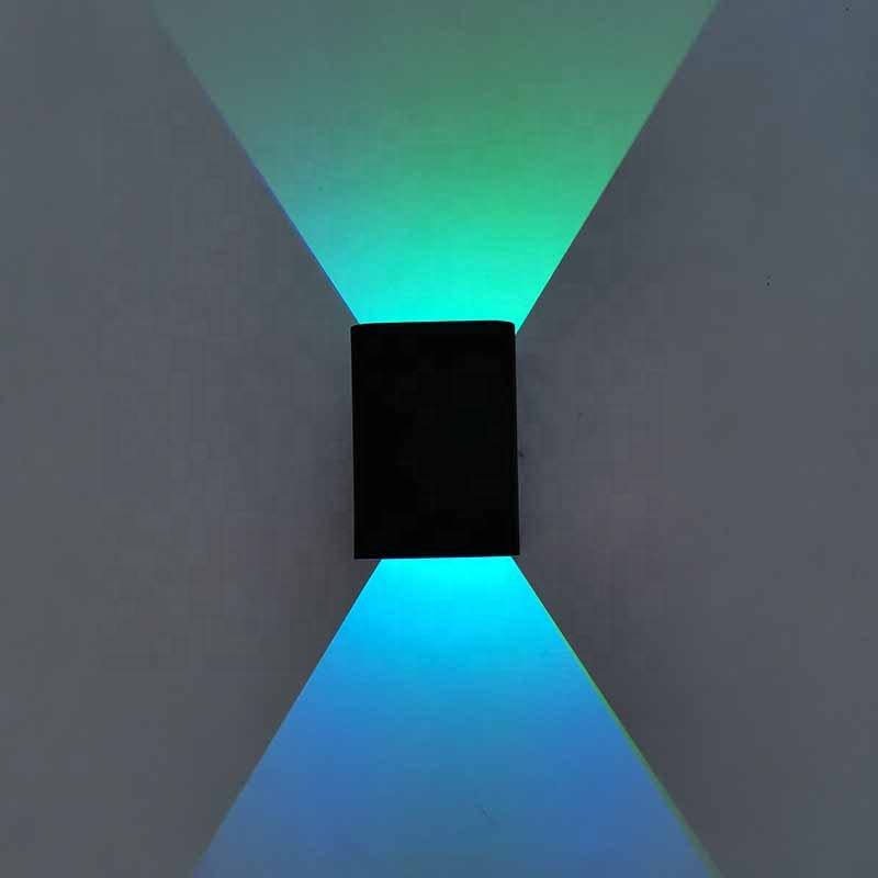 Lampada da parete a LED per interni da 5W Lampada da parete a 16 colori L'illuminazione per interni può essere controllata a distanza Illuminazione per interni con scocca in alluminio che cambia colore