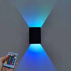 Lampada da parete a LED per interni da 5W Lampada da parete a 16 colori L'illuminazione per interni può essere controllata a distanza Illuminazione per interni con scocca in alluminio che cambia colore