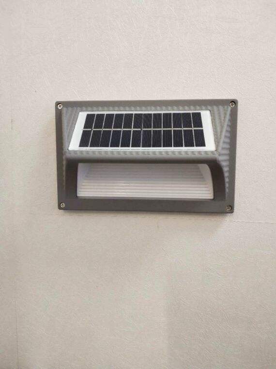 Lampada solare a induzione automatica per esterni popolare Amazon Illuminazione solare Lampada da parete con sensore di movimento stradale Lampada impermeabile IP65