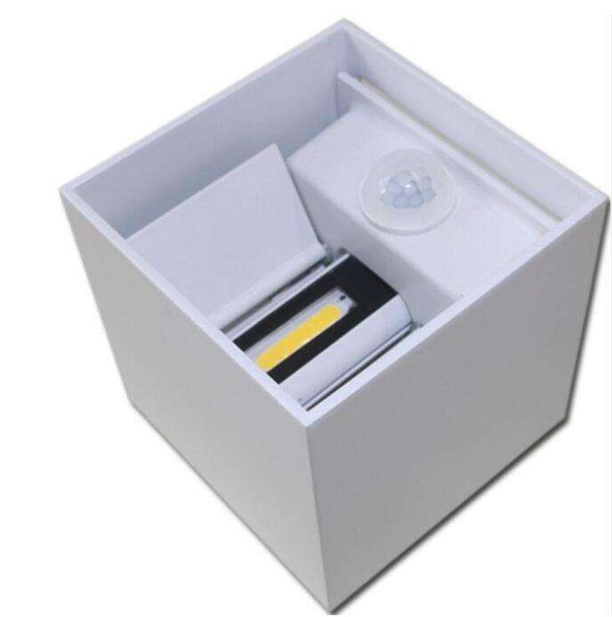 Motion Sensor Outdoor 12W Lampada da parete orientabile su e giù in alluminio Decorare applique da parete a LED
