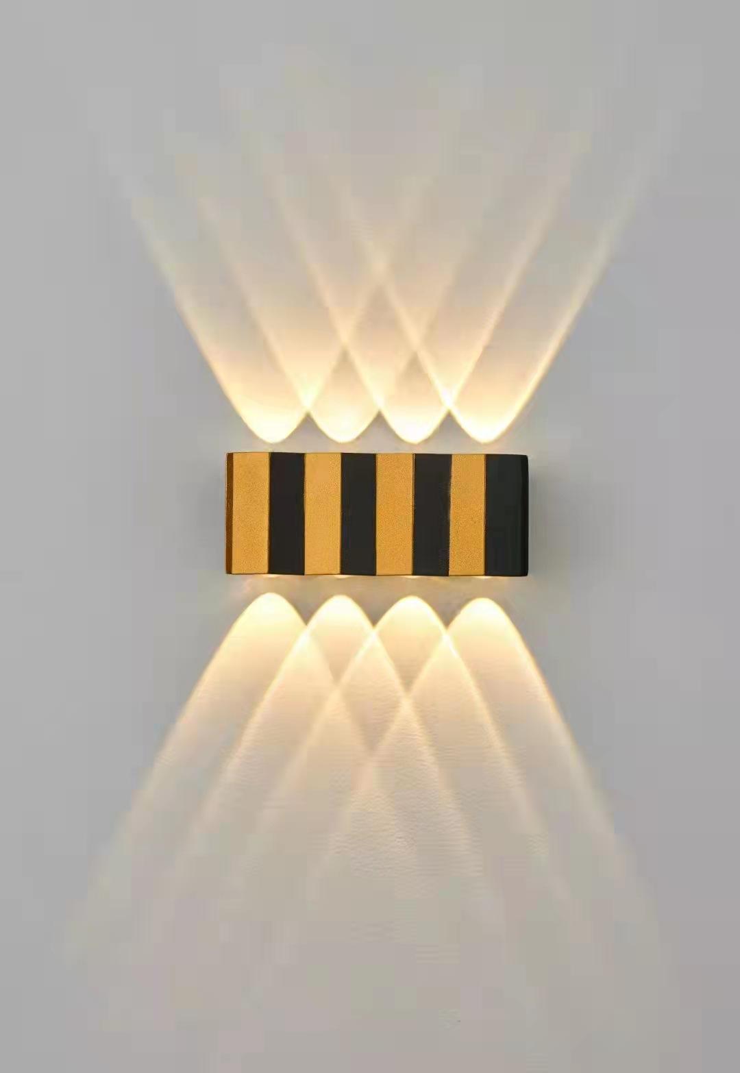 Nuova lampada da parete a LED per esterni Lampada da parete impermeabile per interni ed esterni Cortile Camera da letto Corridoio Balcone Faretto da parete