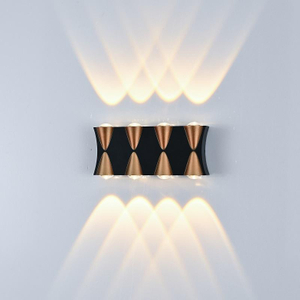 Applique da parete a LED 8W IP65 impermeabile Lampada da parete da giardino in alluminio Forte luce oro nero luce bianca per interni esterni