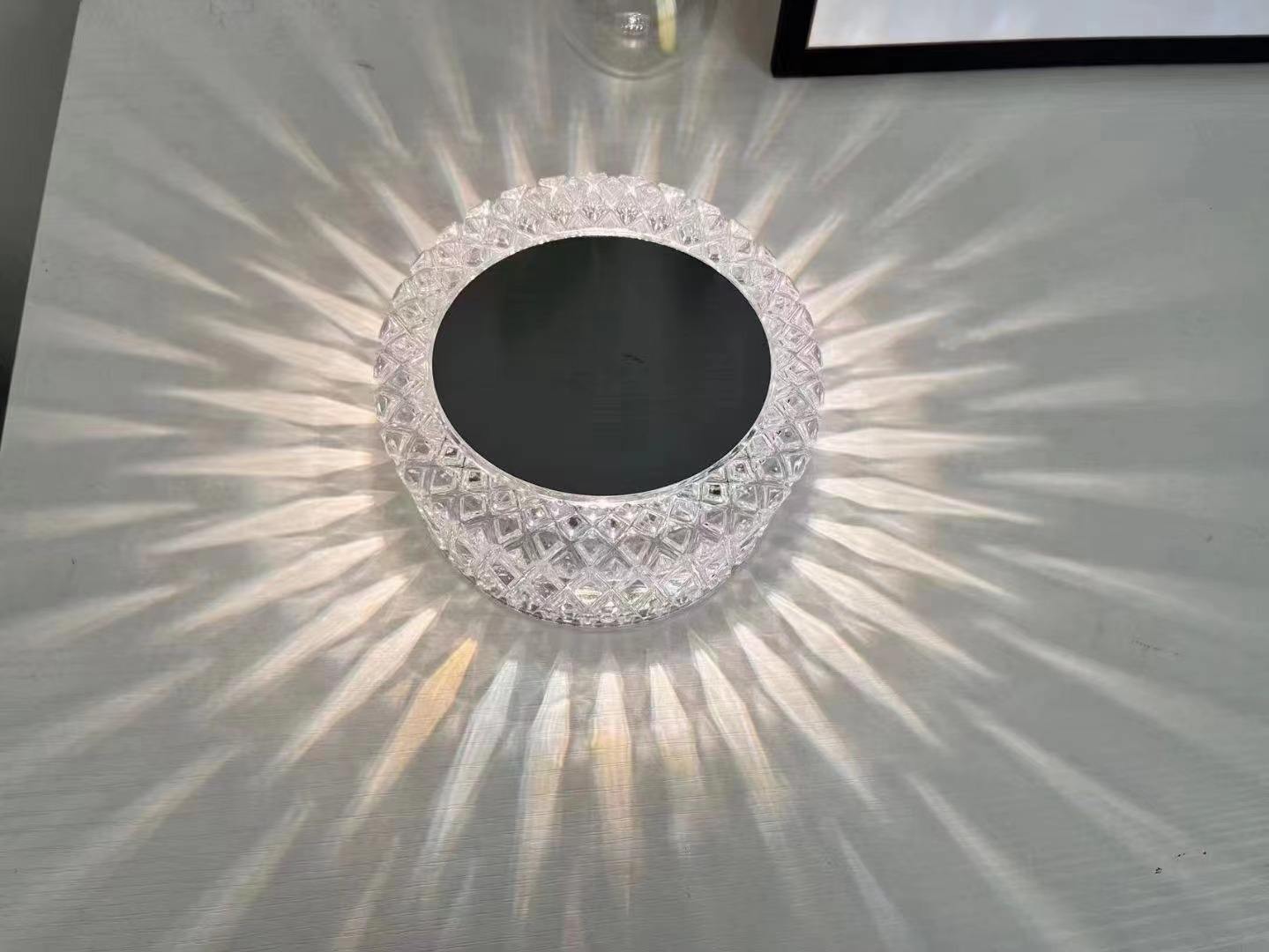 Lampada da tavolo in cristallo rosa spagnolo Lampade da scrivania per camera da letto lampade a led per comodino Ricarica USB Comodino Luce notturna romantica Atmosfera petalo 