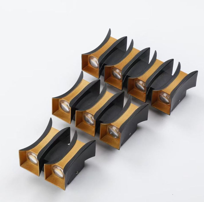 Nuova lampada da parete a LED nera impermeabile a striscia lunga per RGB Outdoor Balcone Portico in alluminio Applique da giardino Villa Applique da parete