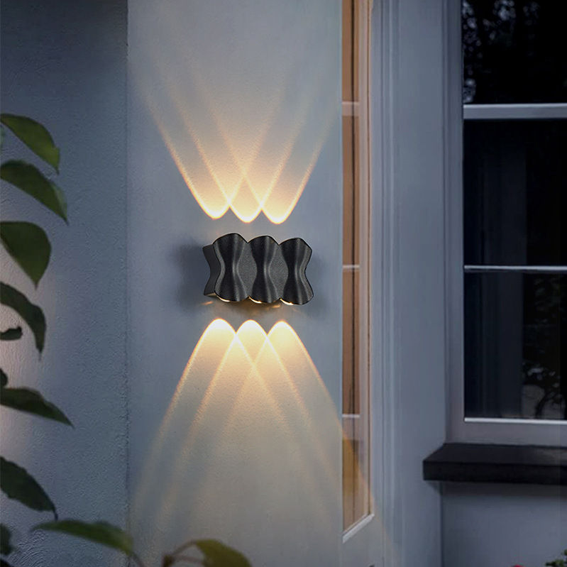 Lampada da parete a LED moderna impermeabile da esterno 12W IP65 Alluminio SU E GIÙ Lampada da parete da giardino Portico Sconce Decorazione Luce 110V 220V