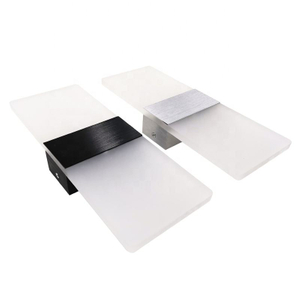 Riparo da parete a led Rifornimento della fabbrica Luce dell'hotel Superficie acrilica montata per interni Bagno Spogliatoio Comodino Negozio di barbiere Decorativo