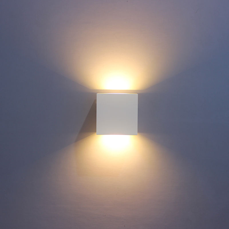 Lampada da parete a led ip65 industriale COB Lampada da parete in alluminio impermeabile per la decorazione del giardino