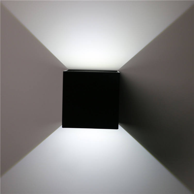 Lampada da parete a LED bianca da 12W per esterni impermeabile IP65 Lampada da esterno moderna in stile nordico per montaggio a parete