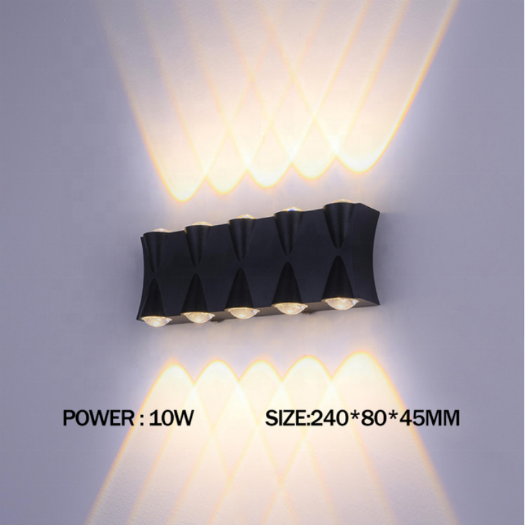 Lampada da parete brillante di lusso a LED per esterni impermeabile all'acqua Villa Hotel parete esterna balcone lampada da esterno cortile stipite lampada da parete a led