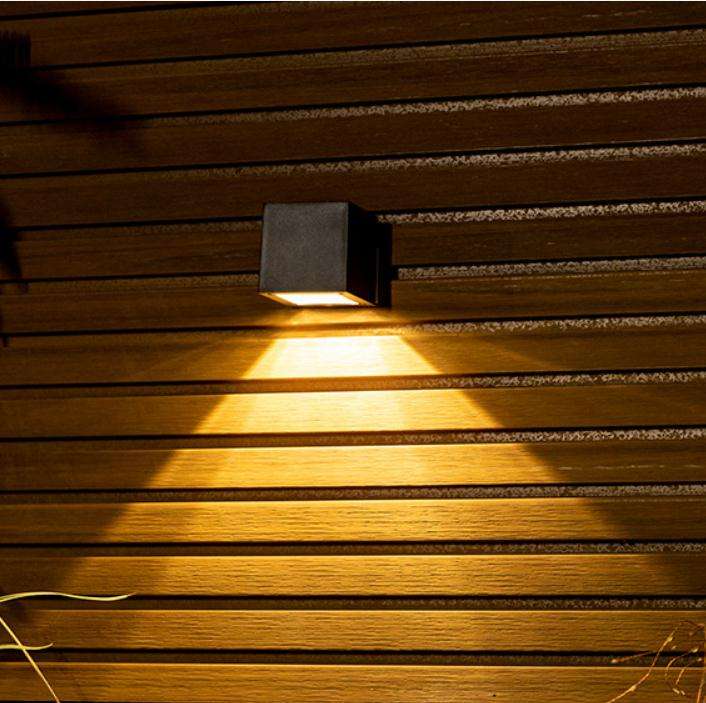 Lampada da parete solare per esterni lampada da parete da giardino per uso domestico luce notturna quadrata lampada a risparmio energetico per esterni IP65 impermeabile 