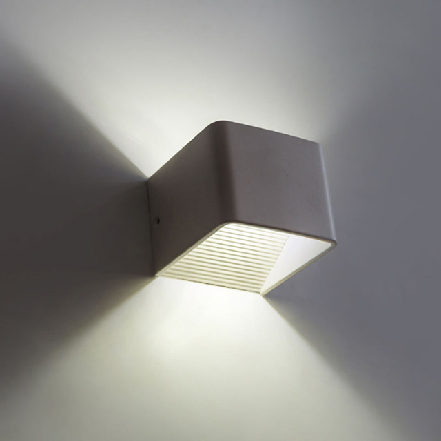 2.4G Lampada da parete a luce regolabile Lampada da parete a cubo Lampada da parete in stile europeo Lampada da parete a cubo in ceramica con controller 20W Lampada da parete per interni Corridoio Corridoio Lampada di buona qualità e prezzo basso