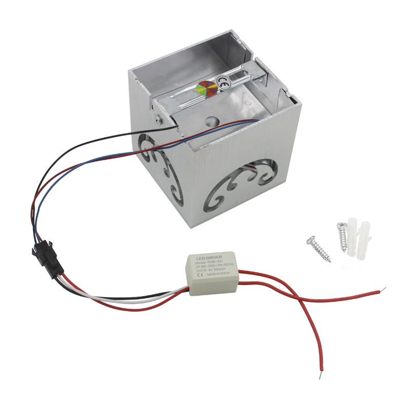 Lampada da parete a LED RGB nordica a farfalla a 4 lati per la decorazione della camera da letto Lampada da parete Soggiorno Sala da pranzo Illuminazione per interni colorata per feste