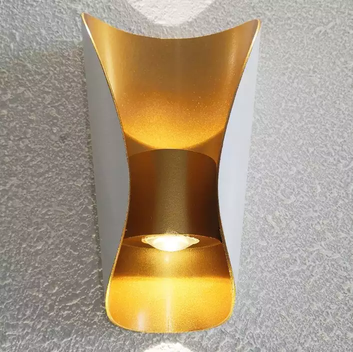 Applique da parete impermeabile di alta qualità per camera d'albergo Lampada da parete decorativa a led e moderna applique da esterno per interni