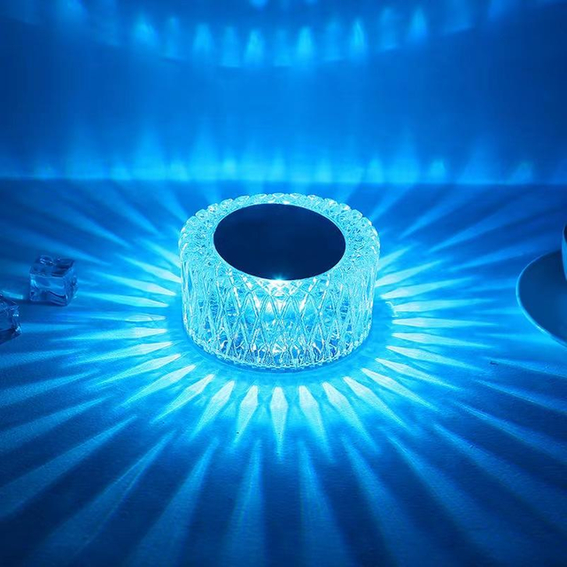 Lampade da tavolo Lampada da tavolo a led in acrilico Lampada ricaricabile Articolo Stile di illuminazione Interno moderno